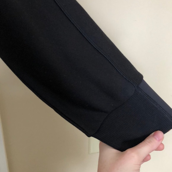 Host Pick !! Athleta black recover hoodie. NWTs - Picture 5 of 14